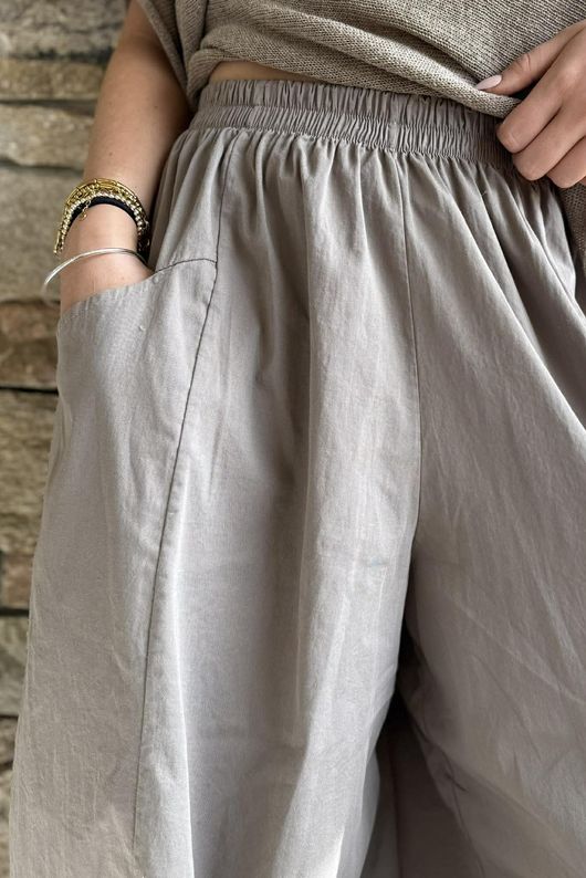 Inga Stretch Poplin Cotton Barrel Pant Earth